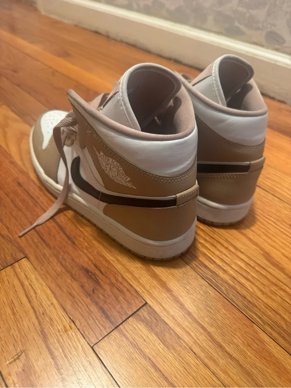 AIR JORDAN 1s (SIZE 8.5 MENS)